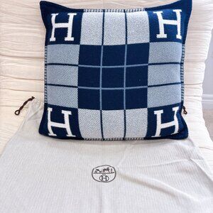 99% NEW HERMES PILLOW